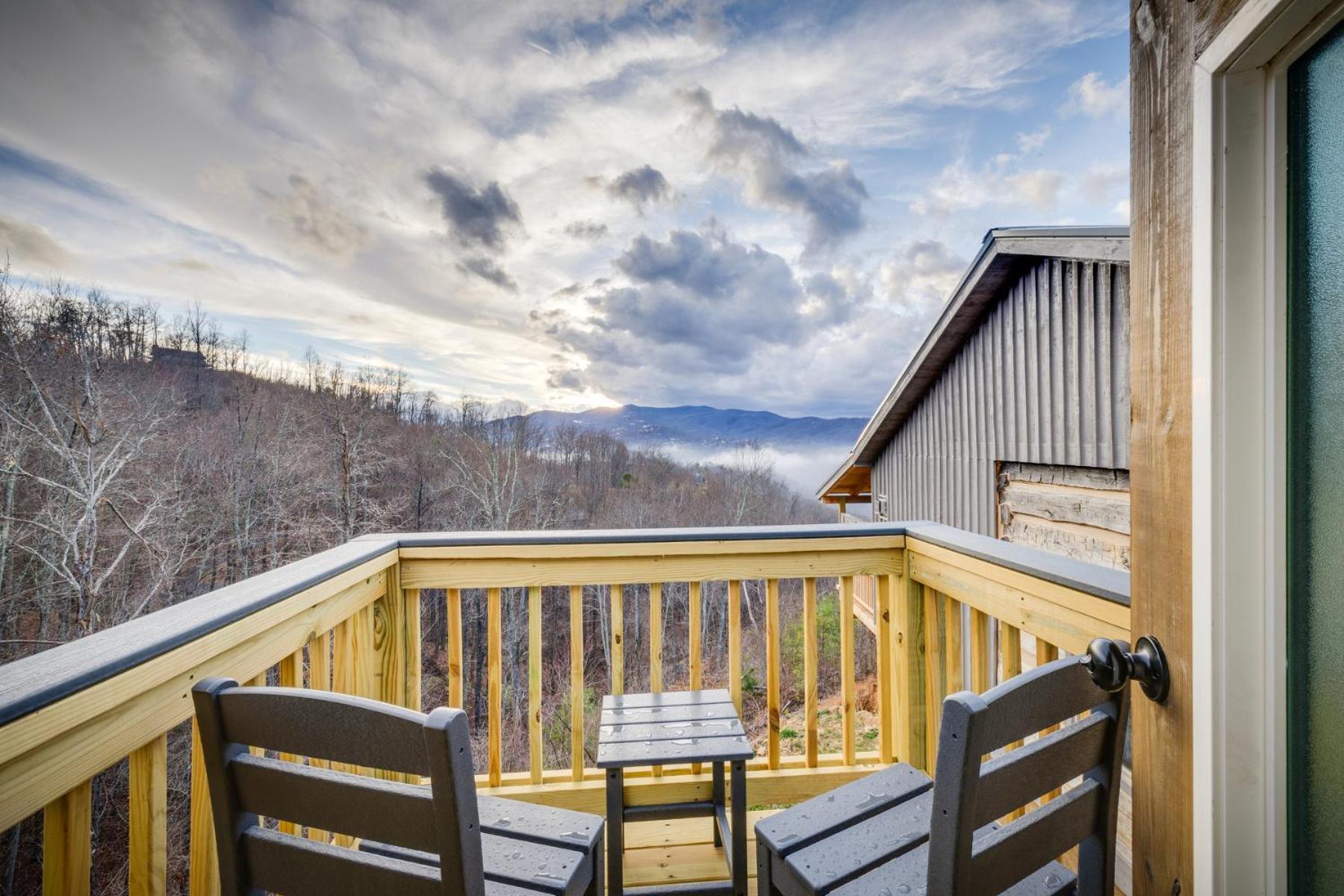 The Homestead And The Shed Gatlinburg Exterior photo